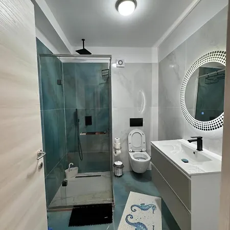 White Titanic 3 Premium Szálloda Năvodari